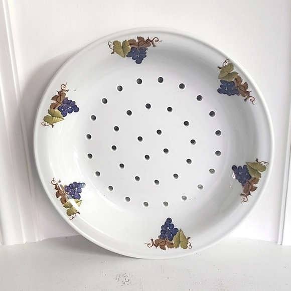Elegant Apilco Porcelain France Grape & Fruit Strainer Bowl and Plate. Set of 2 - Picture 6 of 6